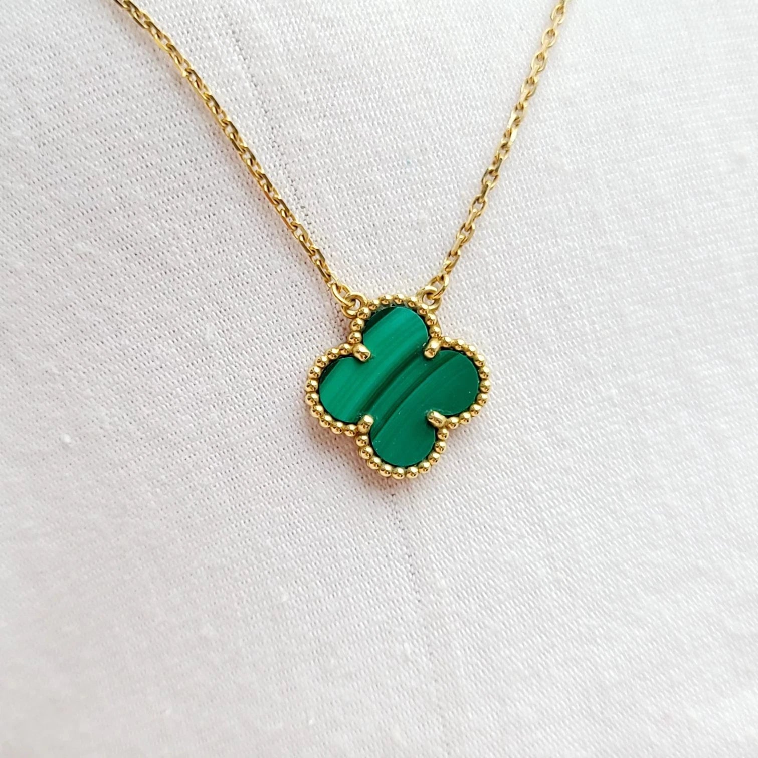Van Cleef &amp; Arpels Vintage Alhambra Necklace 18K YG Green Malachite Pendant