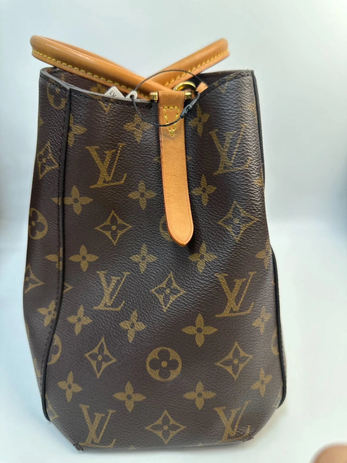 SJ0001 Louis Vuitton Montaigne MM