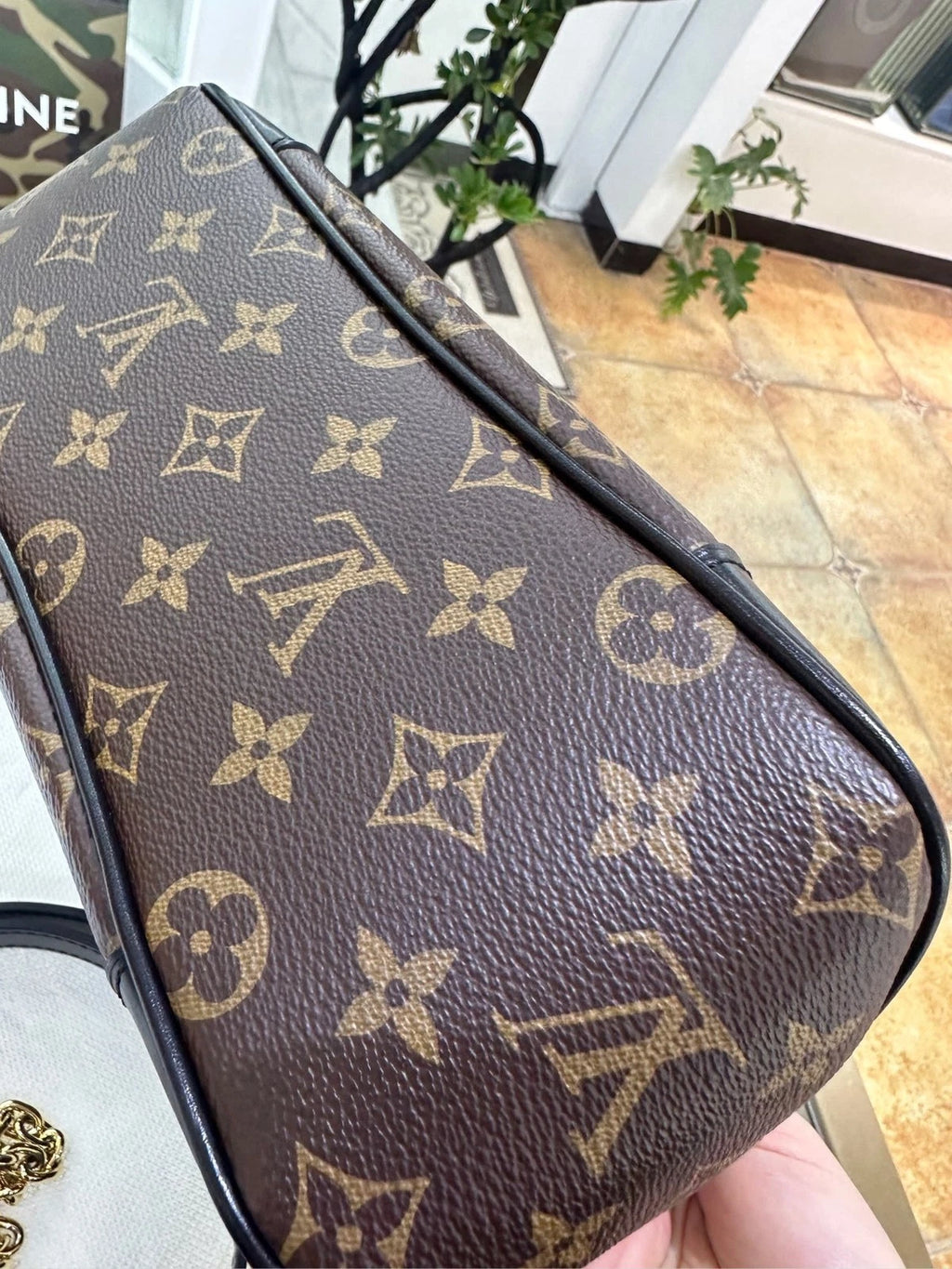 Louis Vuitton Black Leather Shoulder Crossbody Bag For Women