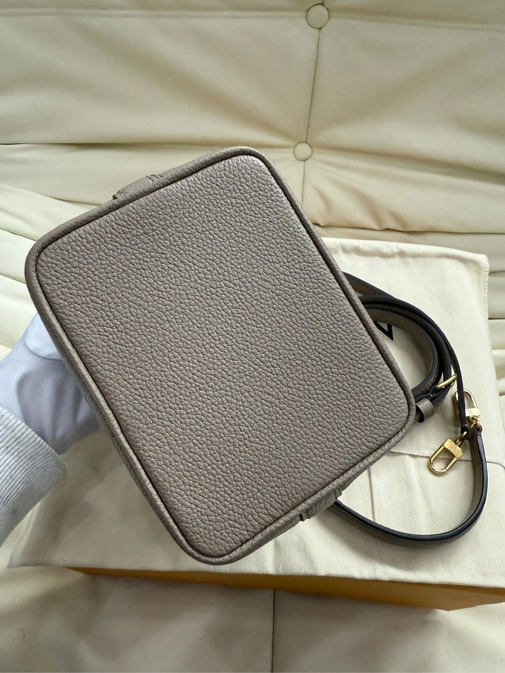 Louis Vuitton Noe Gray Shoulder Bag Excellent