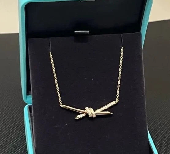 Excellent Tiffany &amp; Co. Tiffany Knot Large Necklace 18K Rose Gold Diamonds