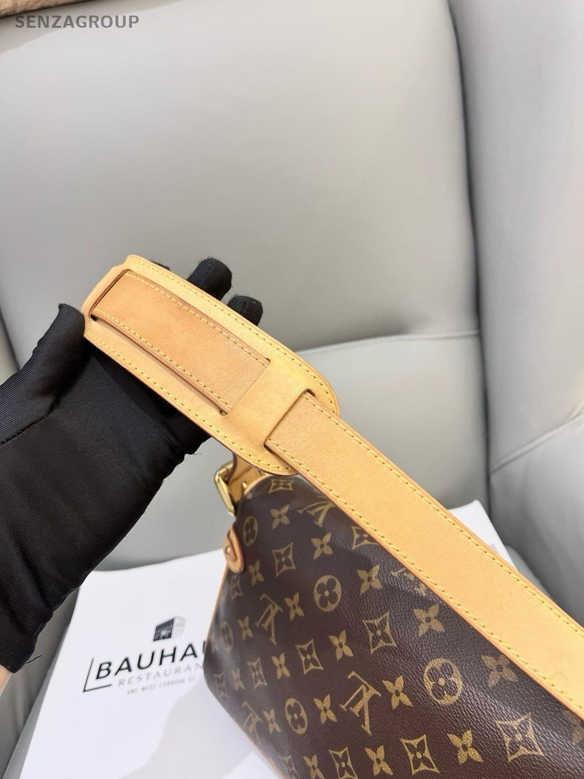 Louis Vuitton Vintage Manhattan Monogram Shoulder bag Brown Women Classic