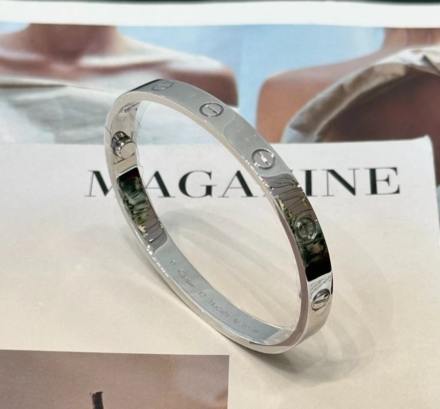 Authentic Cartier Love Classic Bracelet 18k White Gold Bangle Size17