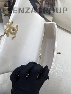 Chanel 24C White Gold Waxed Leather Chain Shoulder Bag - Classic Women's