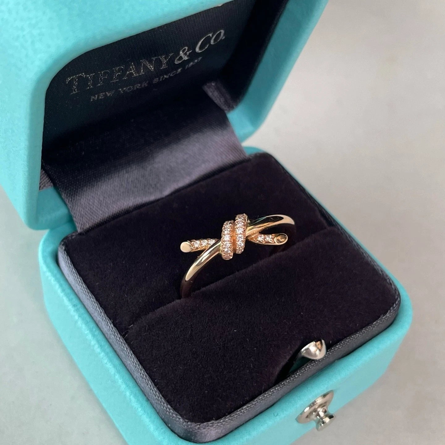 Tiffany &amp; Co. Tiffany Knot 18K Rose Gold Diamonds Band Ring EU53/US6.25