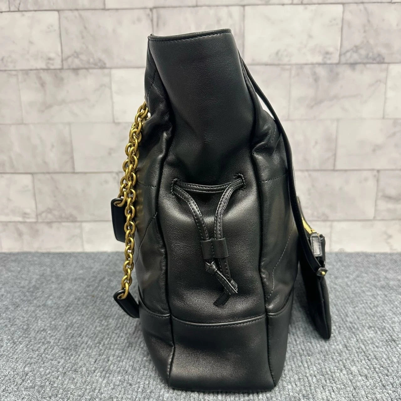 Saint Laurent Jamie 4.3 Medium Black Gold Bucket Bag For Women
