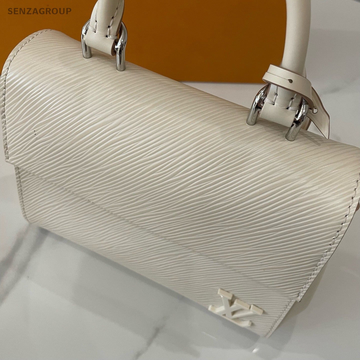 Louis Vuitton Cluny bb Top Handle Epi Leather 2WAY Shoulder Handbag White Women