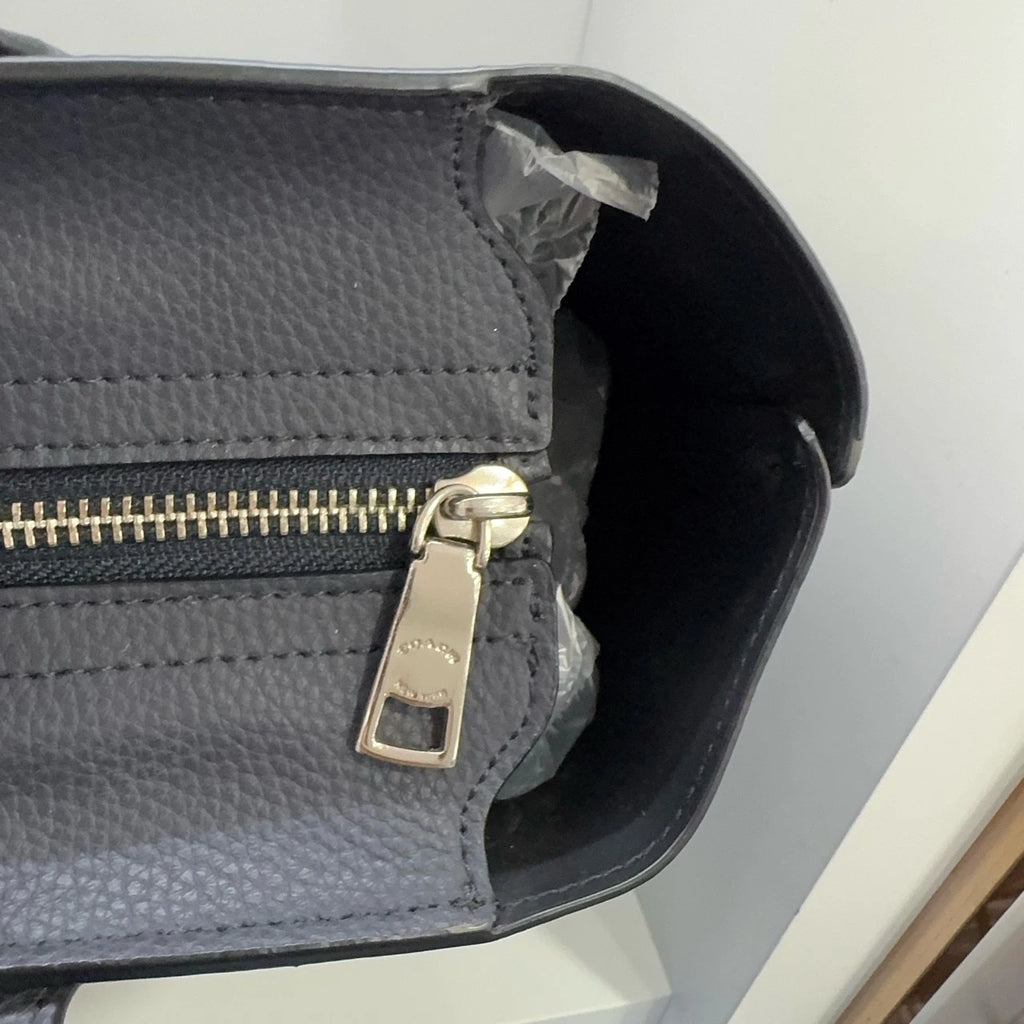 Coach Canvas Black Tote Shoulder Handbag For Women Pre-owned