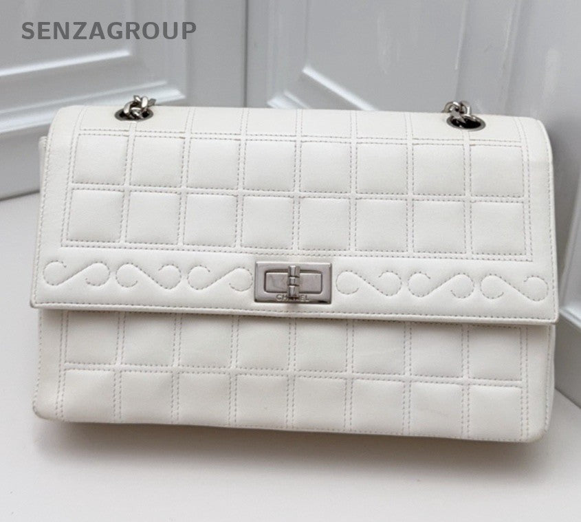 Chanel Chain 2Way Shoulder Bag Crossbody White Silver Used Women Classic