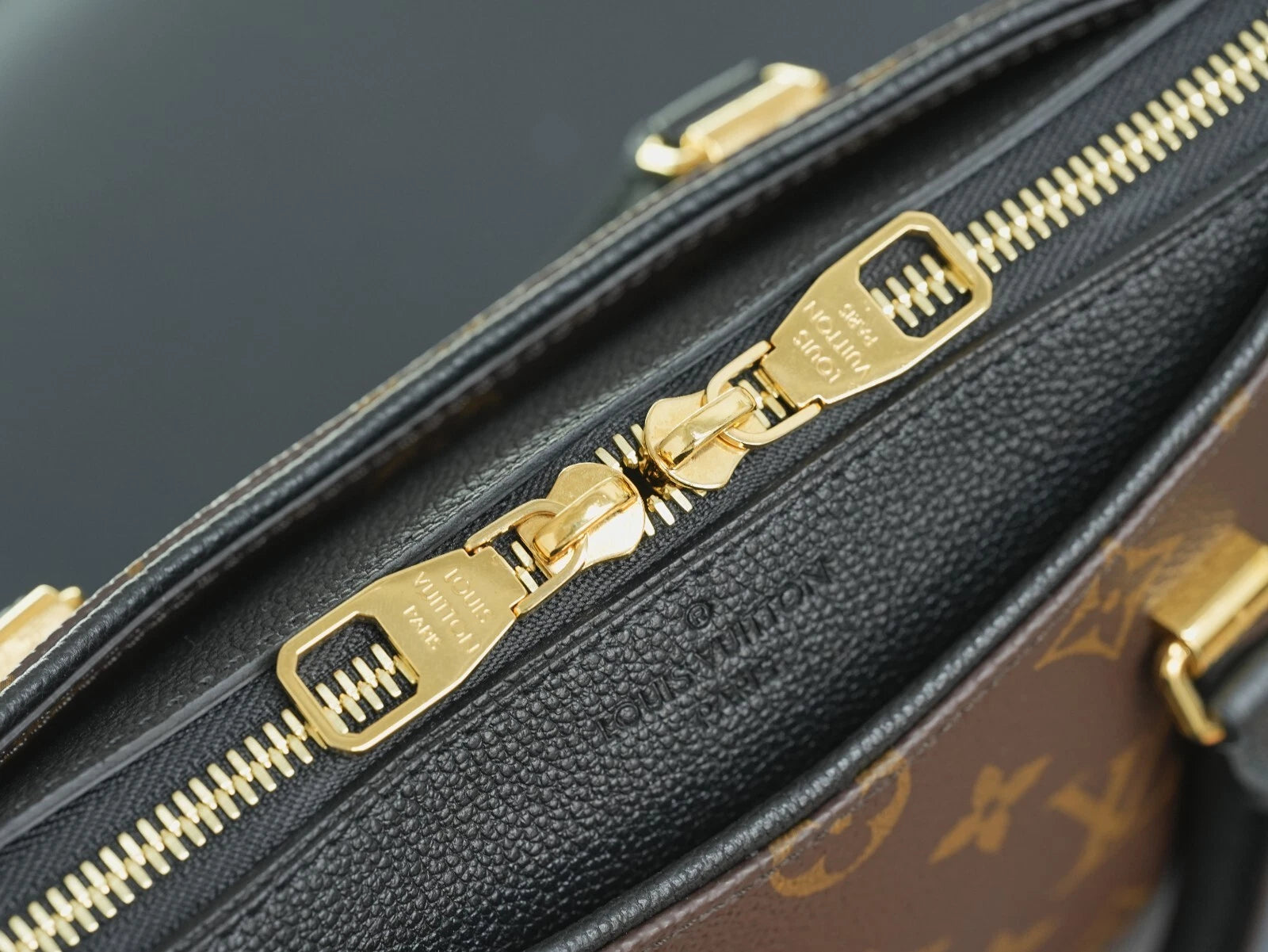 Louis Vuitton M42960 Monogram Shoulder Bag Excellent