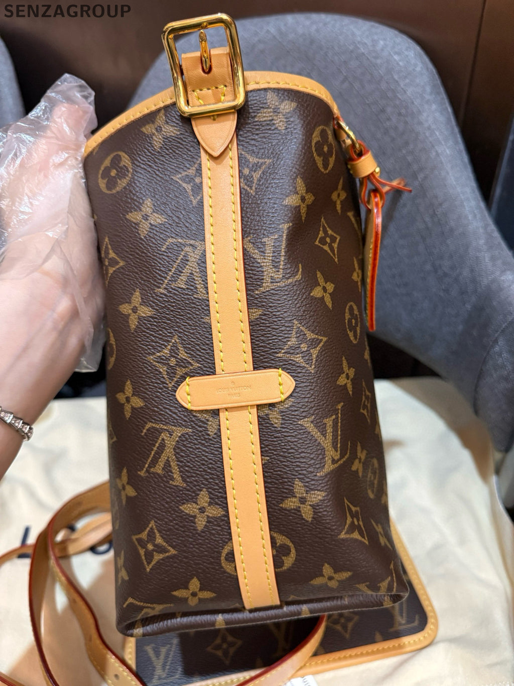 Louis Vuitton Carryall PM Monogram Brown Gold Hardware Women's Shoulder Bag