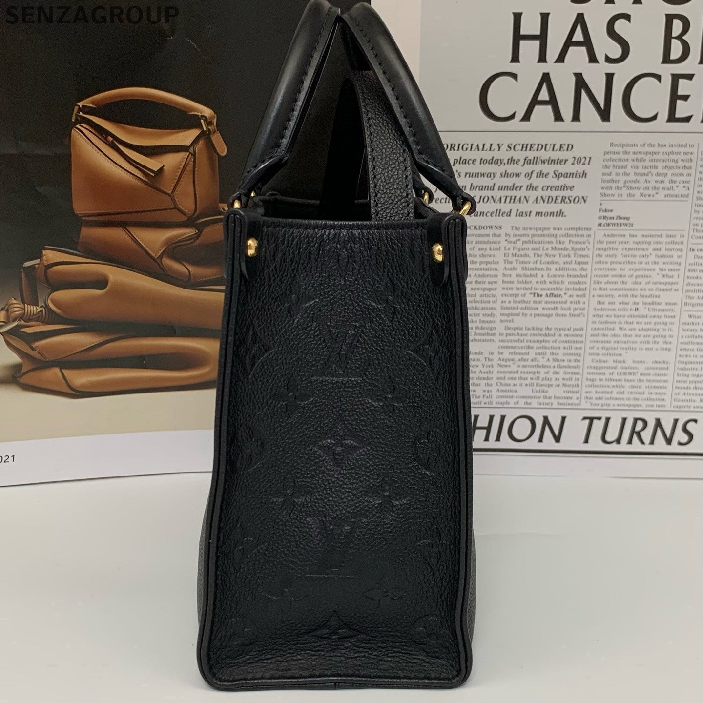 Louis Vuitton Onthego GM Monogram Black Gold Tote Shoulder Bag Women