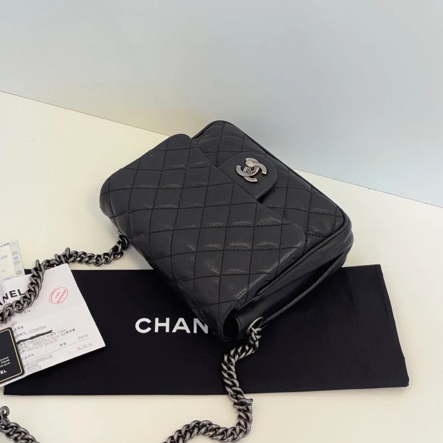 Chanel Calfskin Diamond Chain Shoulder Bag Crossbody Black Silver Women