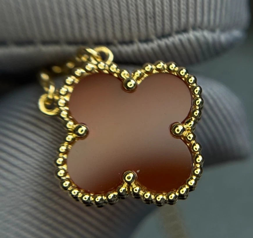 Van Cleef &amp; Arpels Vintage Alhambra Pendant Necklace Carnelian 18k Yellow Gold