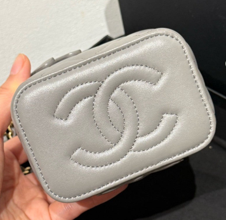 Chanel Vanity Case Chain Shoulder Bag Crossbody Gray Gold Diamond Women Classic