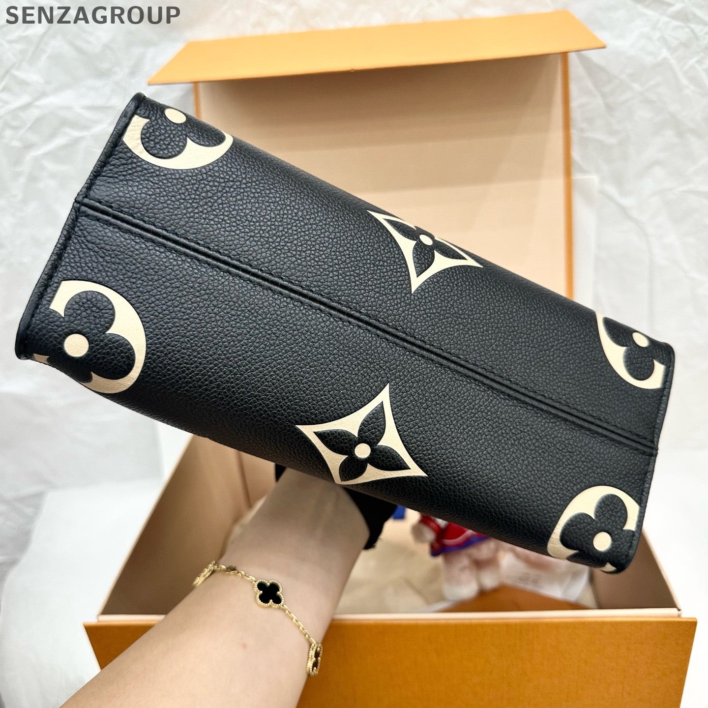 Louis Vuitton Onthego Small Leather Tote Bag - Classic Women's Handbag