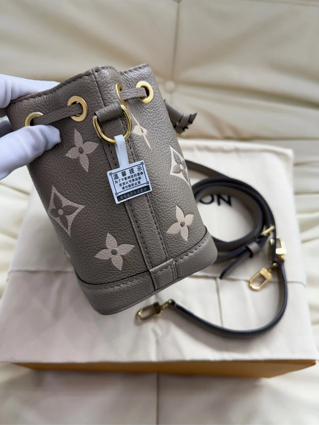Louis Vuitton Noe Gray Shoulder Bag Excellent