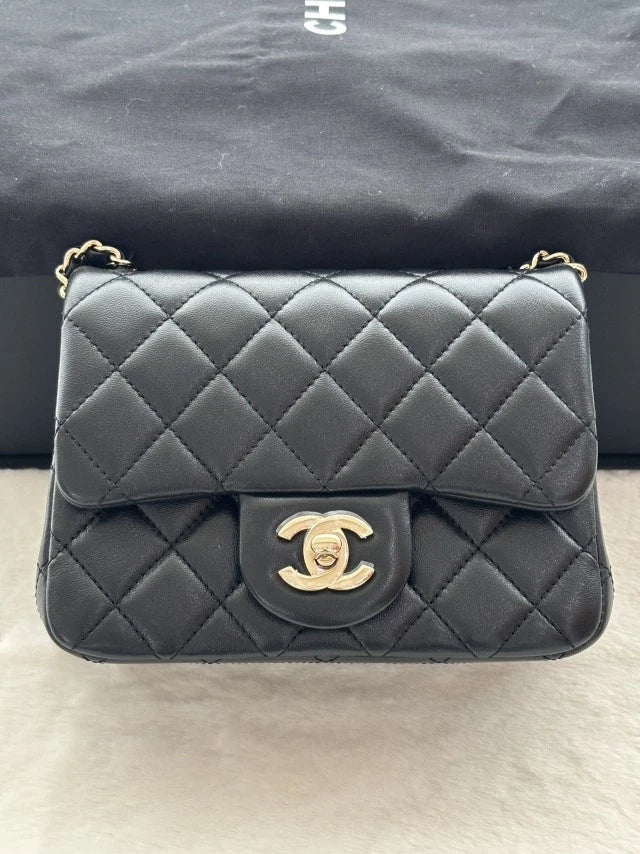 CHANEL Black Gold Chain Crossbody Shoulder Bag For Women