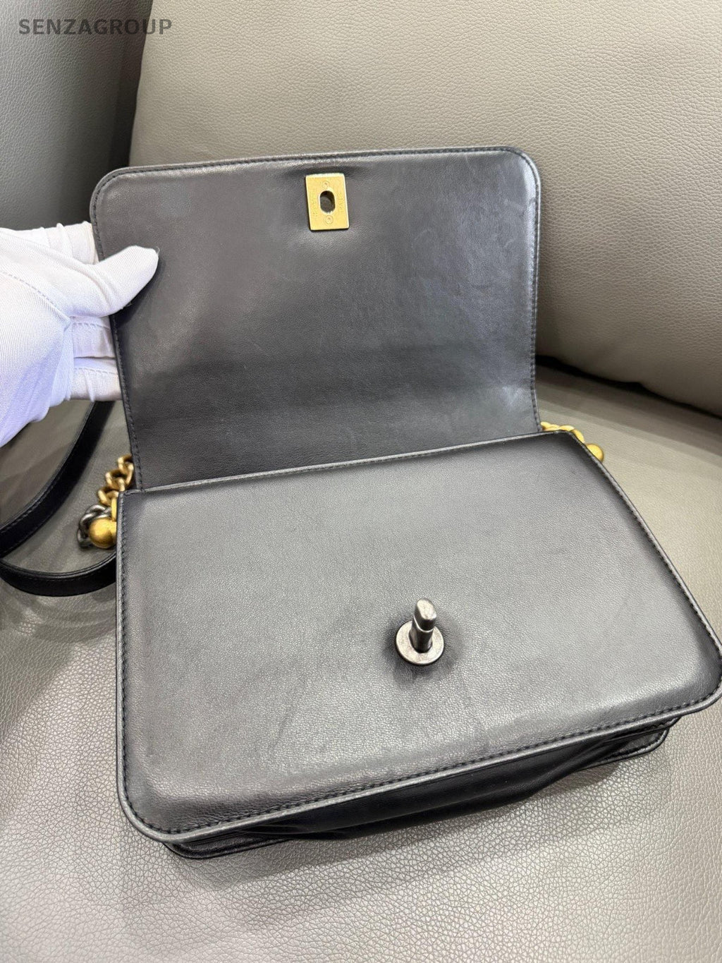CHANEL Diamond Pattern Chain Shoulder bag Black Gold Women Classic