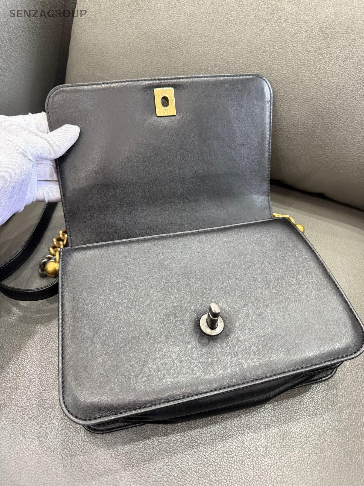 CHANEL Diamond Pattern Chain Shoulder bag Black Gold Women Classic