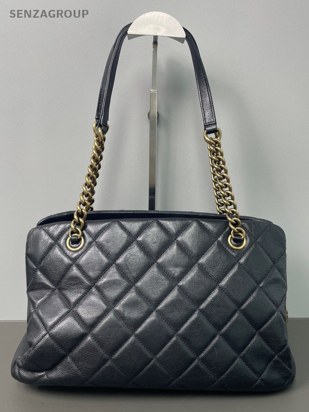 CHANEL Vintage Oil wax leather Chain Shoulder Handbag Black Gold Women