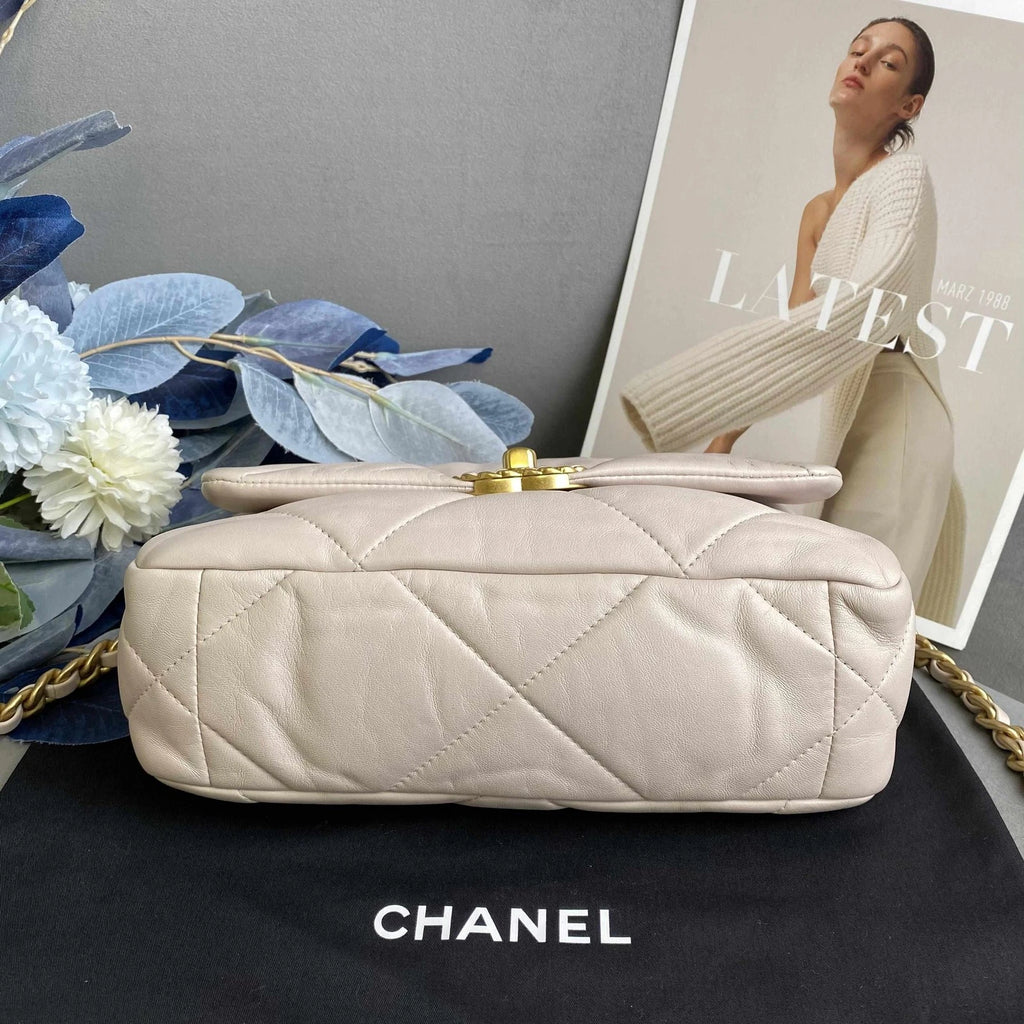 CHANEL 19Bag Small Lambskin Pink Shoulder Bag For Women