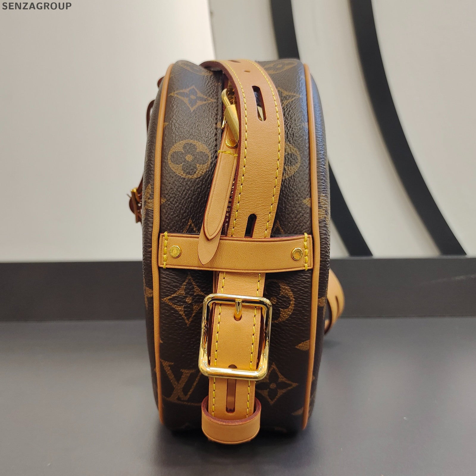 Louis Vuitton Monogram Pochette Accessoires Brown Gold Clasp Women's Classic