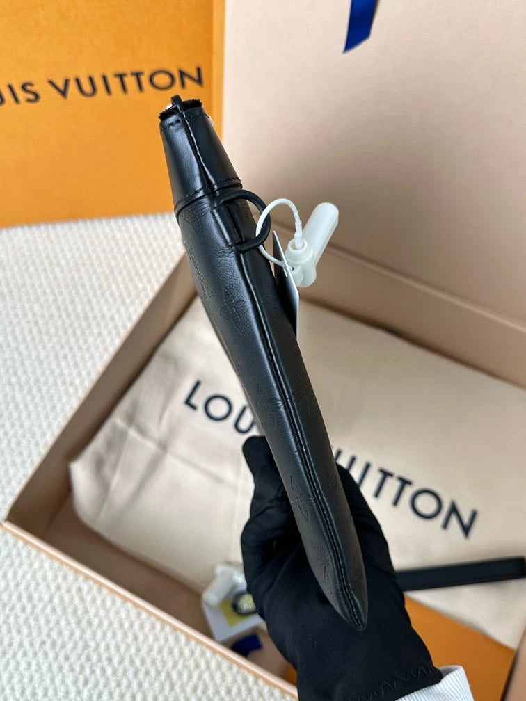 Louis Vuitton Pochette To-Go Black Monogram Clutch For Unisex Adults