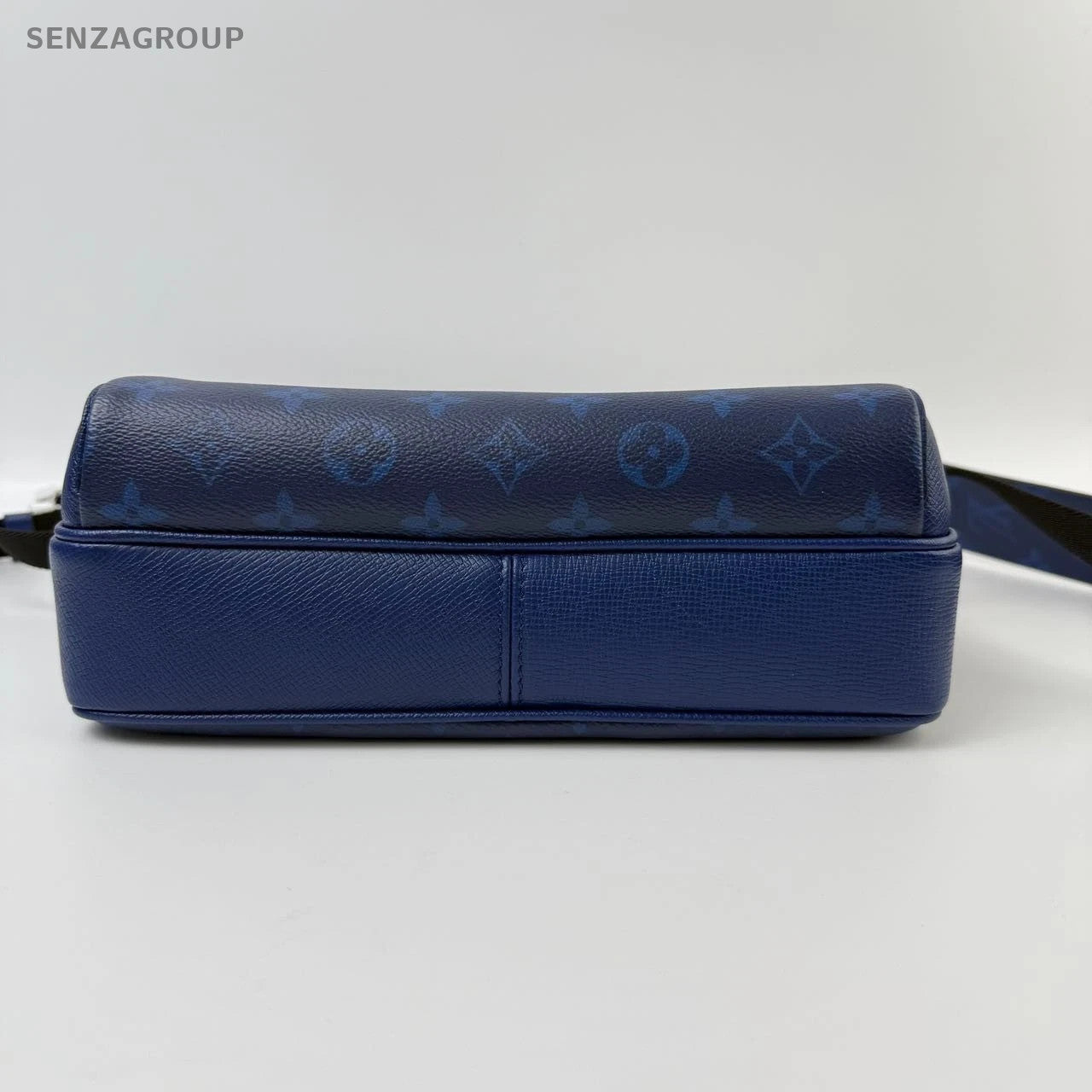 SJ0001 Louis Vuitton Outdoor Messenger Bag crossbody camera bag(U)