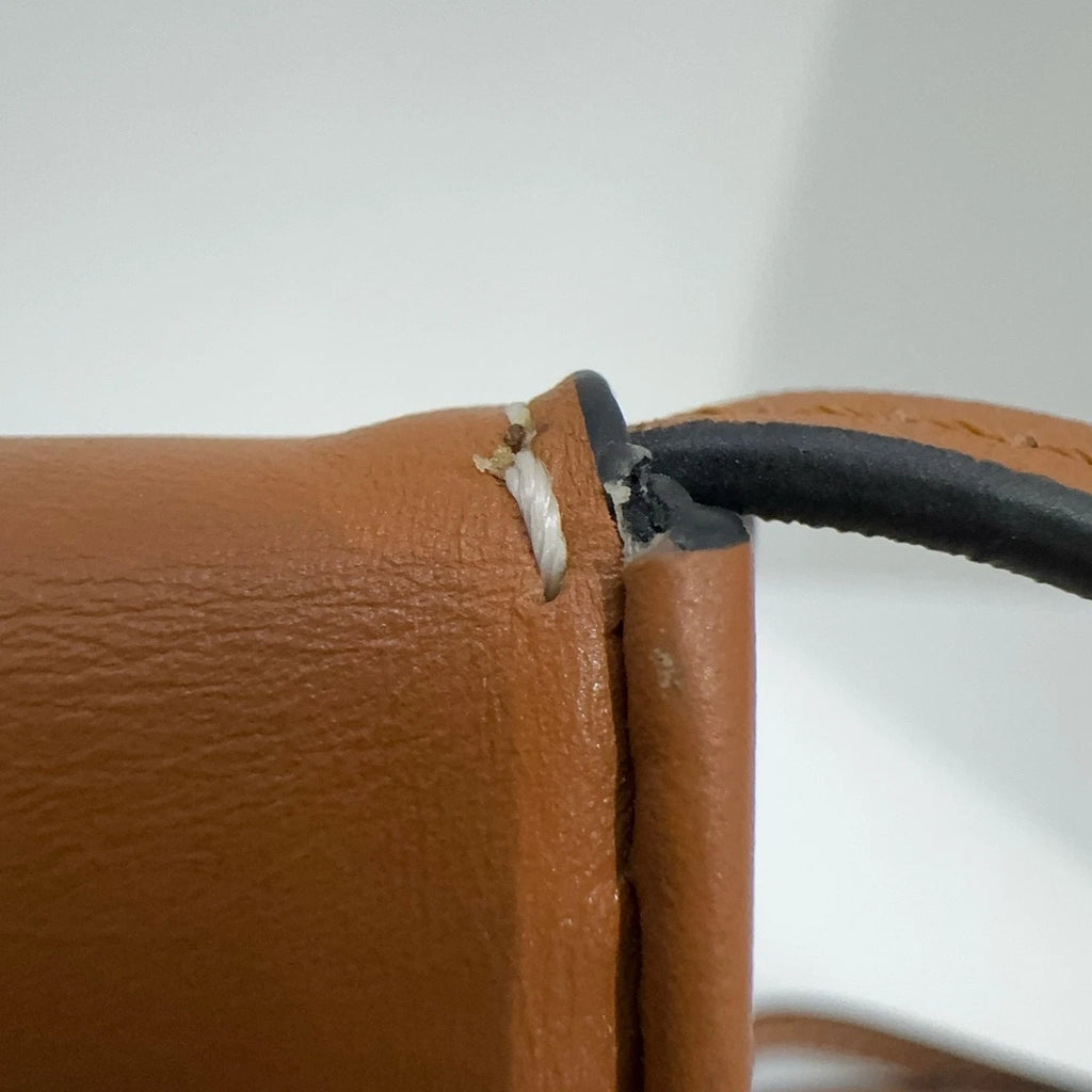 LOEWE Logo Embossed Solid Cowhide Portable Horseshoe Shoulder Crossbody