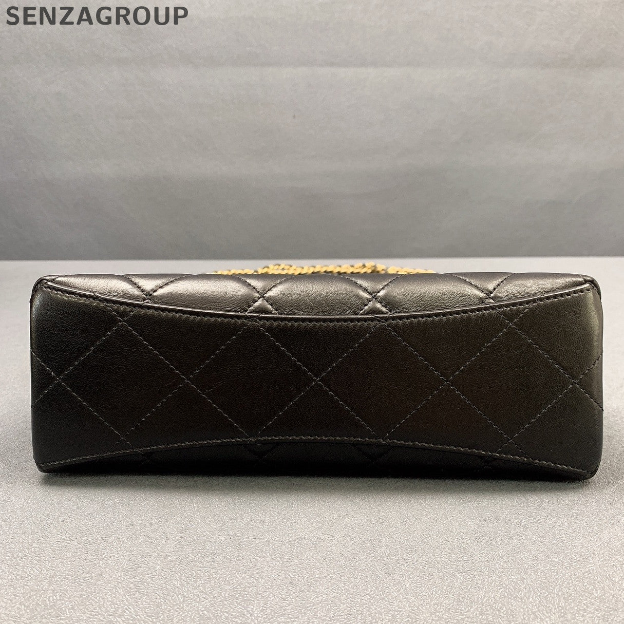 Chanel Black Gold Pearl Chain Shoulder Handbag Classic Fashion Women