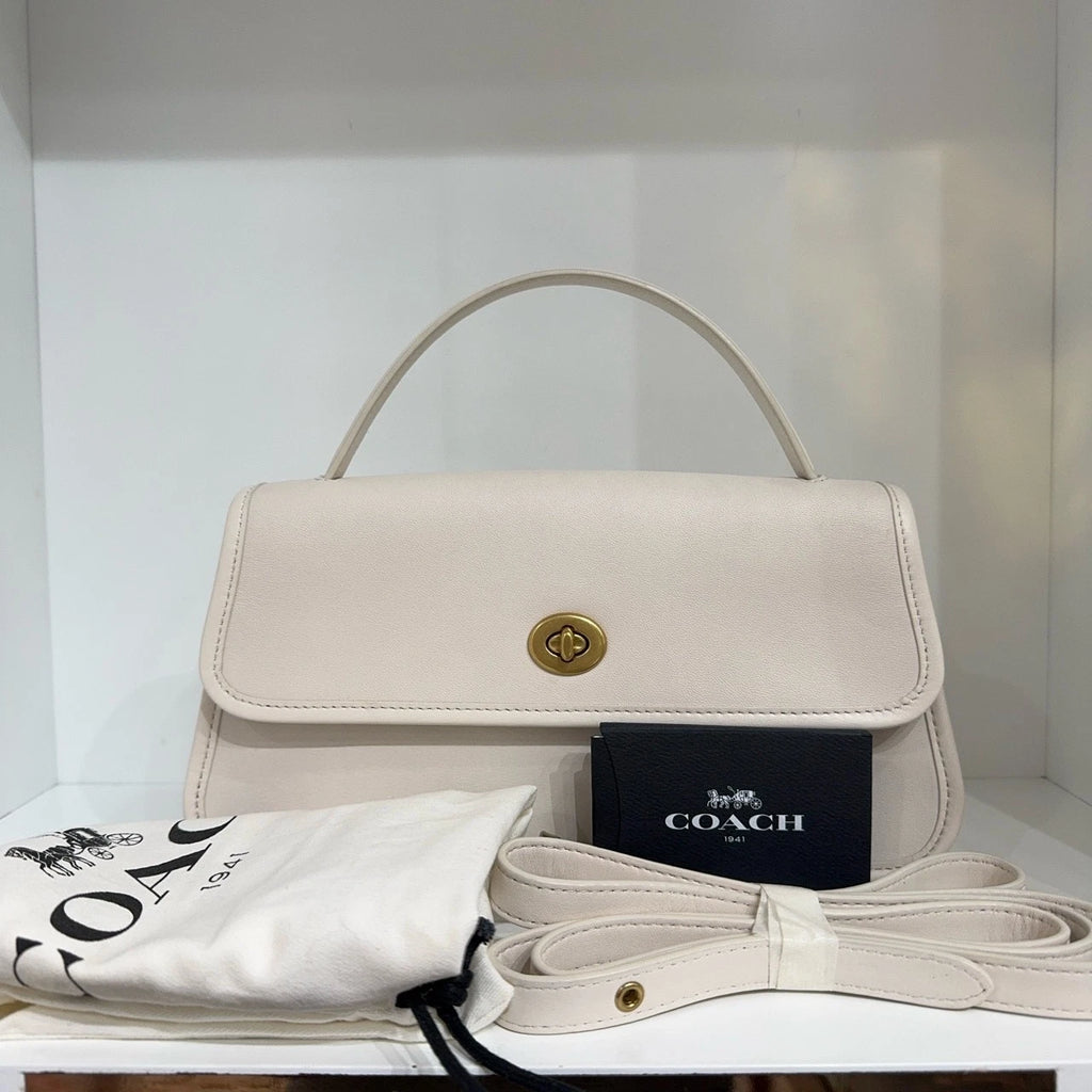 Coach Turn lock 18 White Leather Handbag Shoulder Crossbody Women