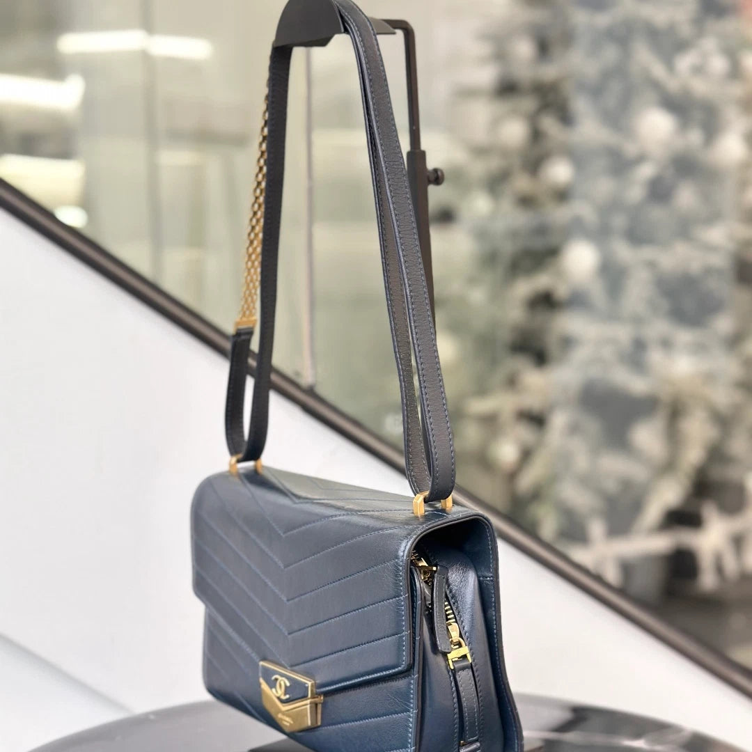 Authentic Chanel Envelope Chevron Calfskin Chain Crossbody Bag Navy Blue GHD
