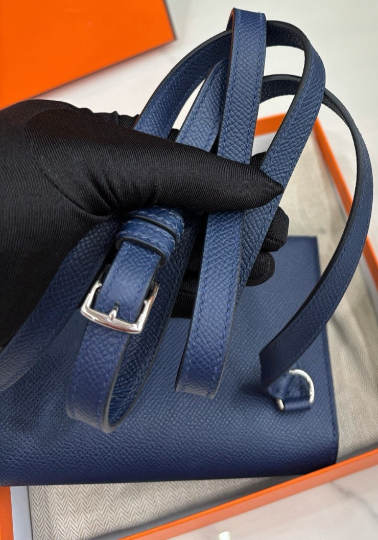 Hermes 7U Snap wallet Navy Blue Crossbody bag Epsom leather Almost Brand NEW
