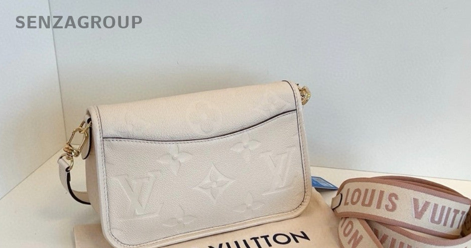 Louis Vuitton Diane baguette Monogram Shoulder Bag White Almost Brand New