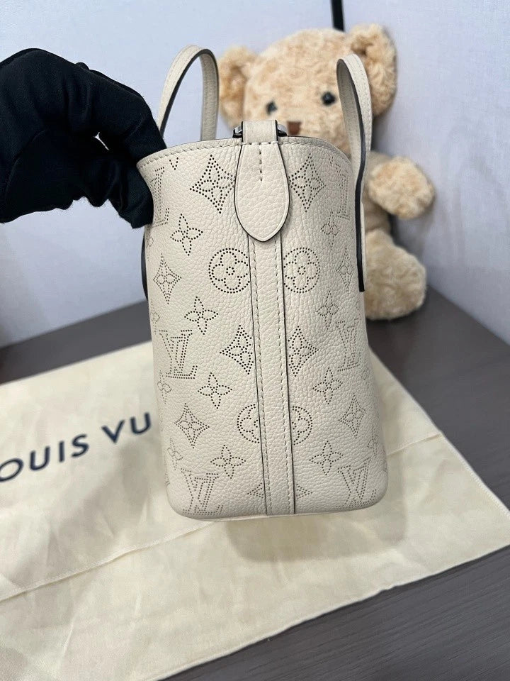 Louis Vuitton Blossom Women's Handbag Shoulder Bag