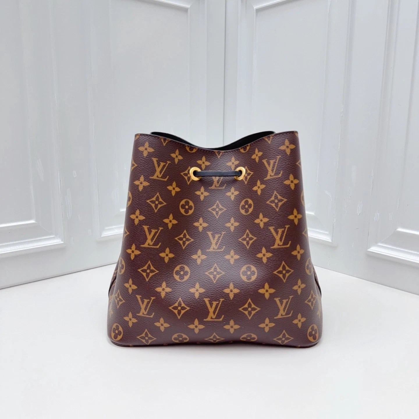 Louis Vuitton NeoNoe Monogram Brown Crossbody Excellent