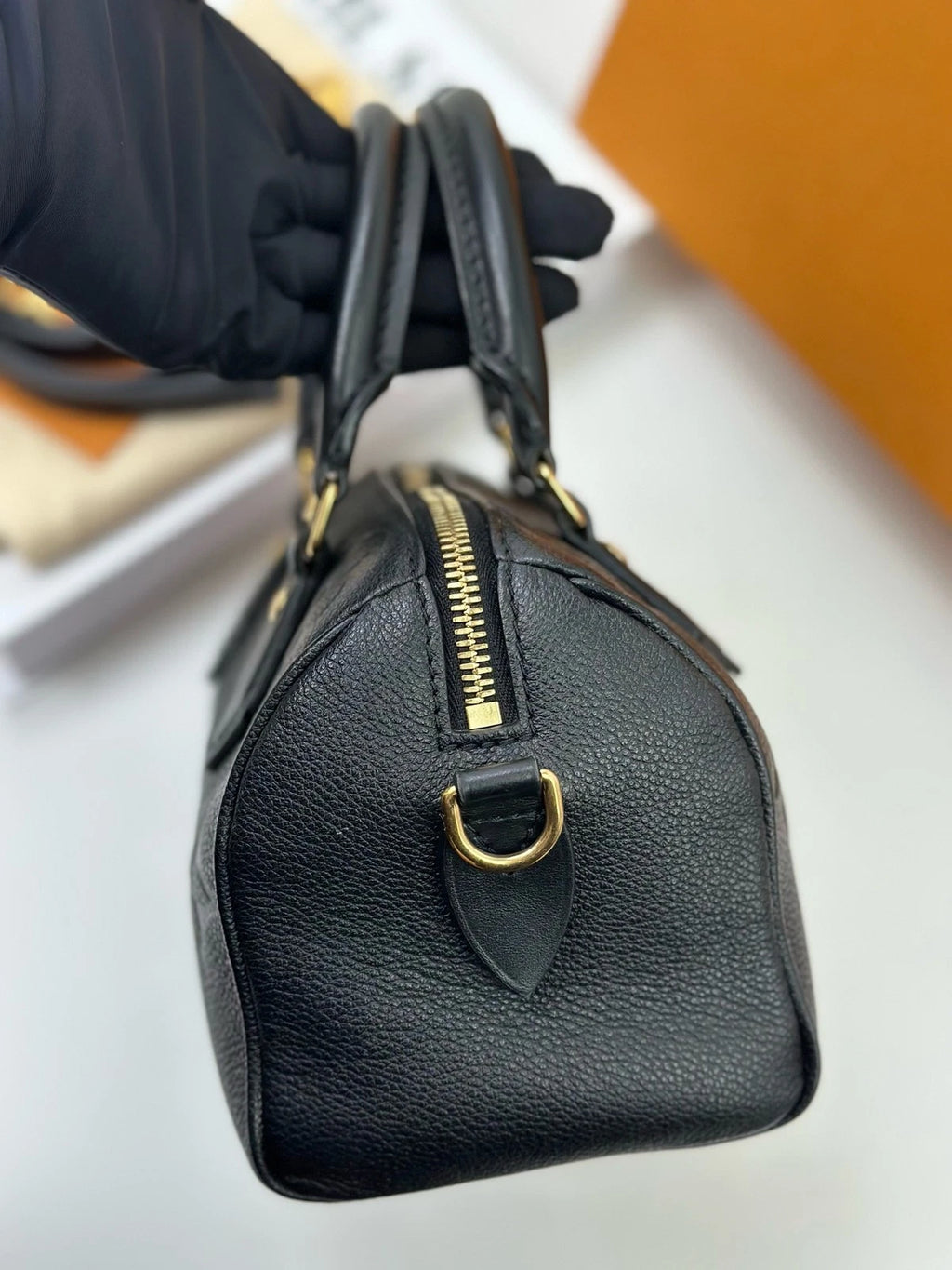 Louis Vuitton Speedy20 Monogram Black Gold Crossbody Handbag Excellent