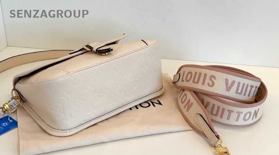 Louis Vuitton Diane baguette Monogram Shoulder Bag White Almost Brand New