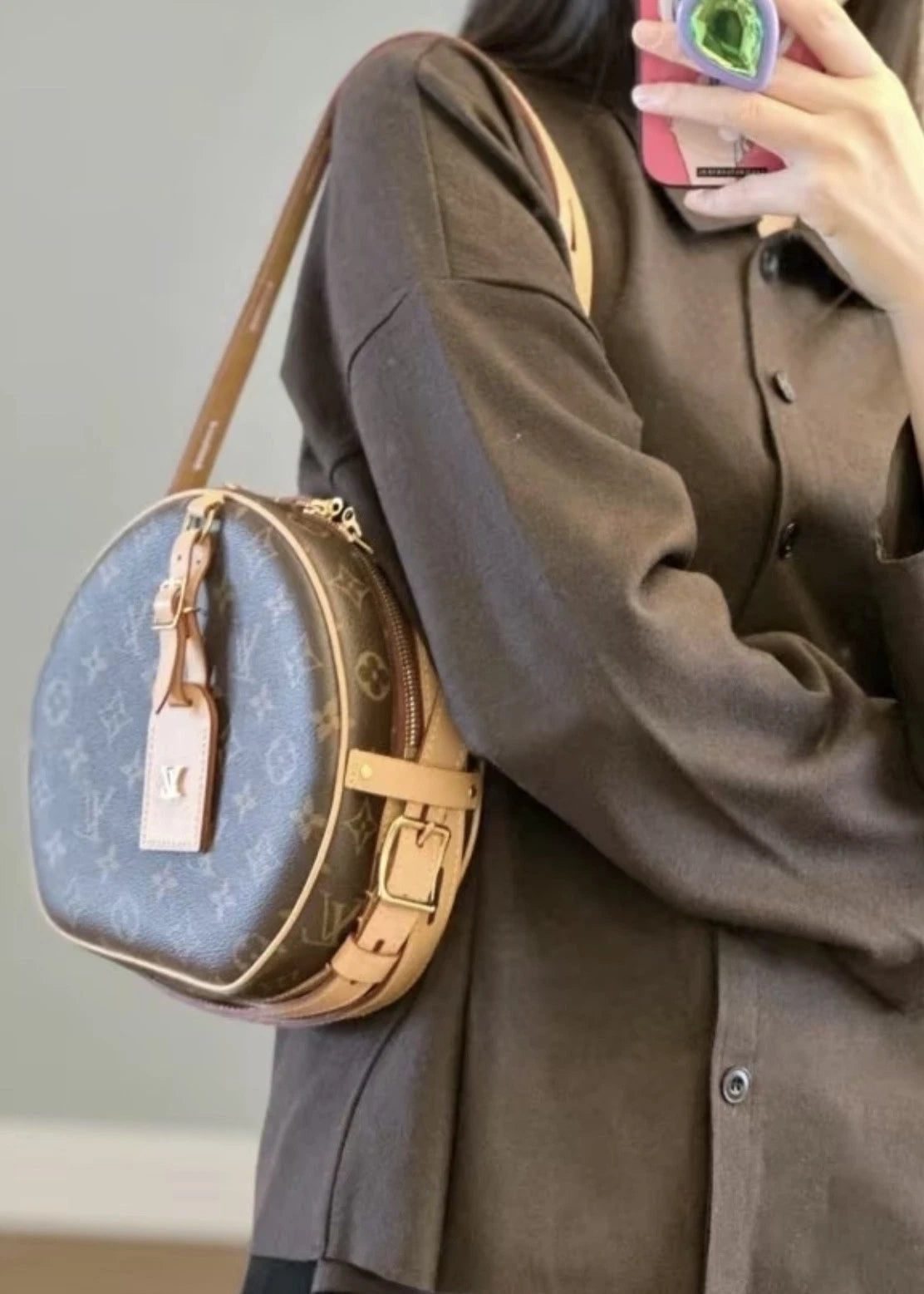 Louis Vuitton Boite Chapeau Monogram Canvas Medium Round Crossbody Bag
