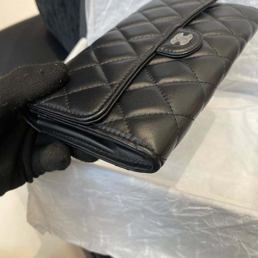 Chanel Classic Flap Lambskin Wallet Black Silver Used Women Diamond Classic