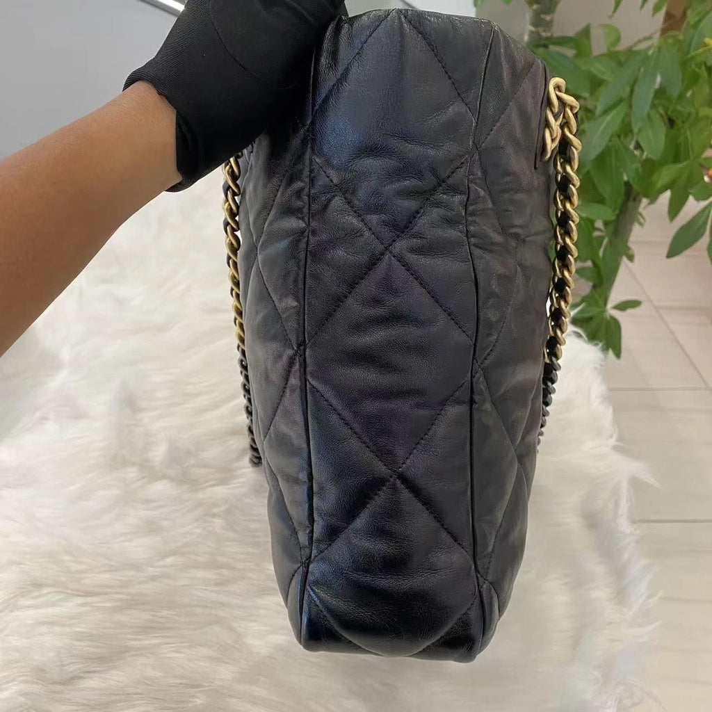 Chanel 19 Bag Tote Chain Shoulder Bag Quilted Black Gold Classic Women