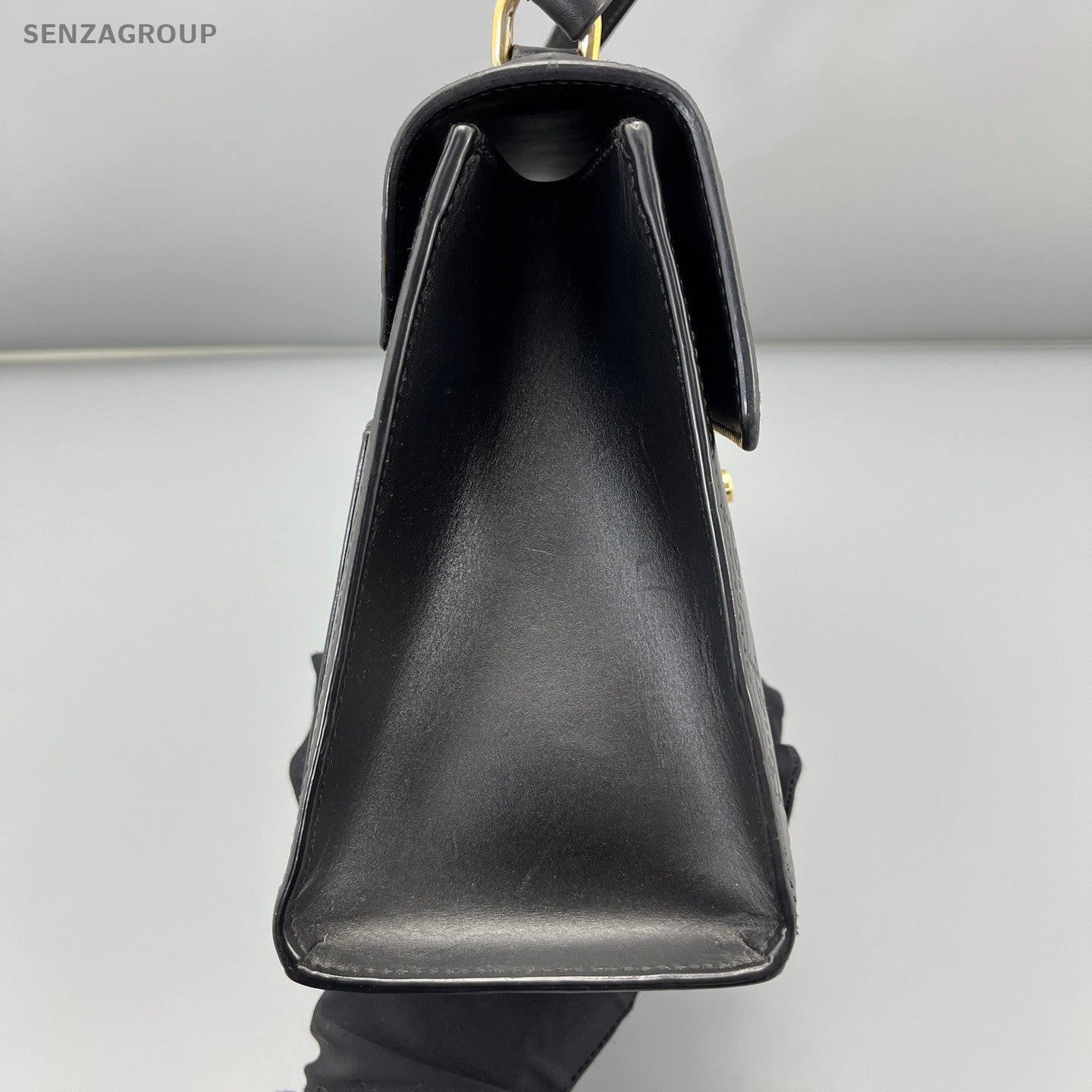 Gucci Padlock Signature Top Handle Bag Crossbody Black Gold Women Classic