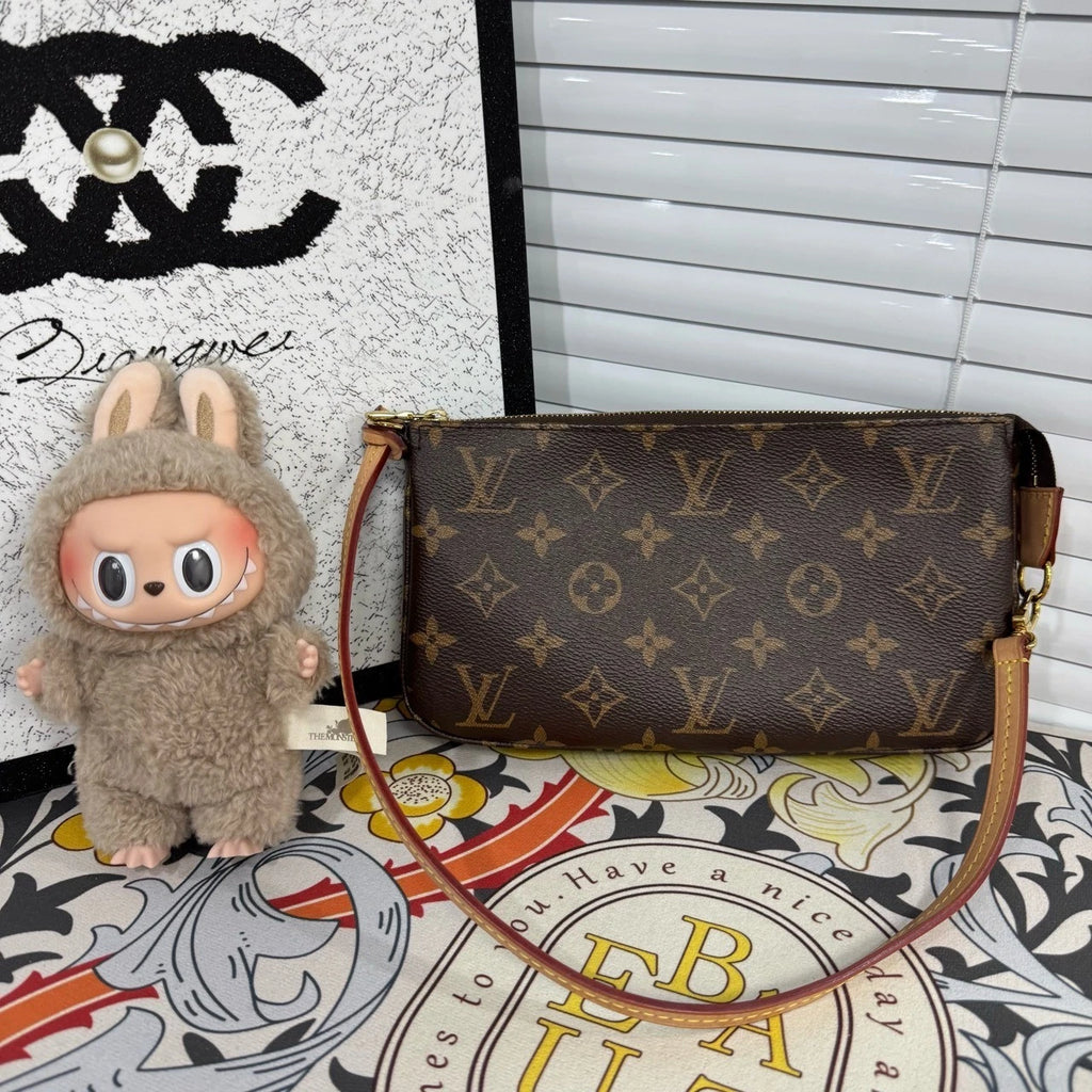 Louis Vuitton Pochette Accessoires Monogram Canvas Shoulder Bag