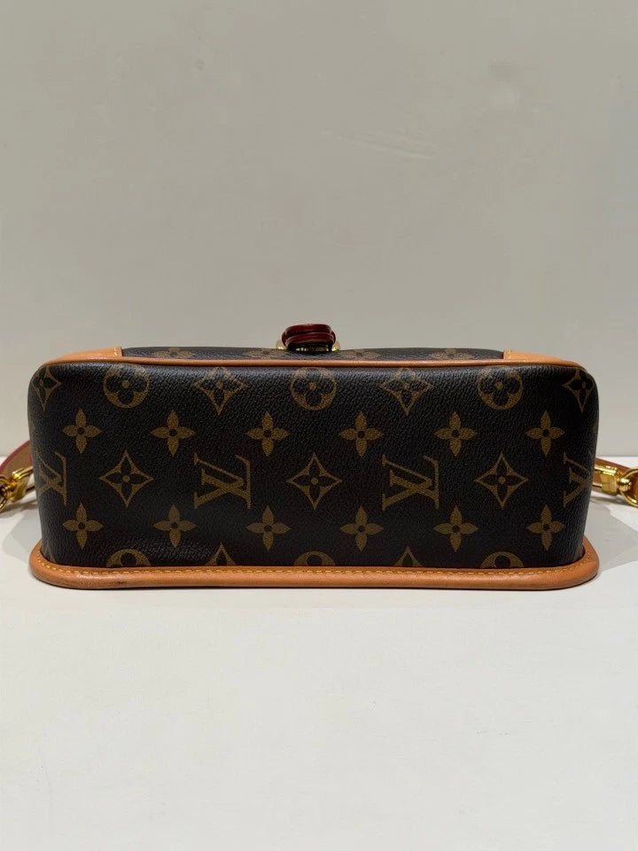 Louis Vuitton Canvas Baguette Shoulder Bag for Women