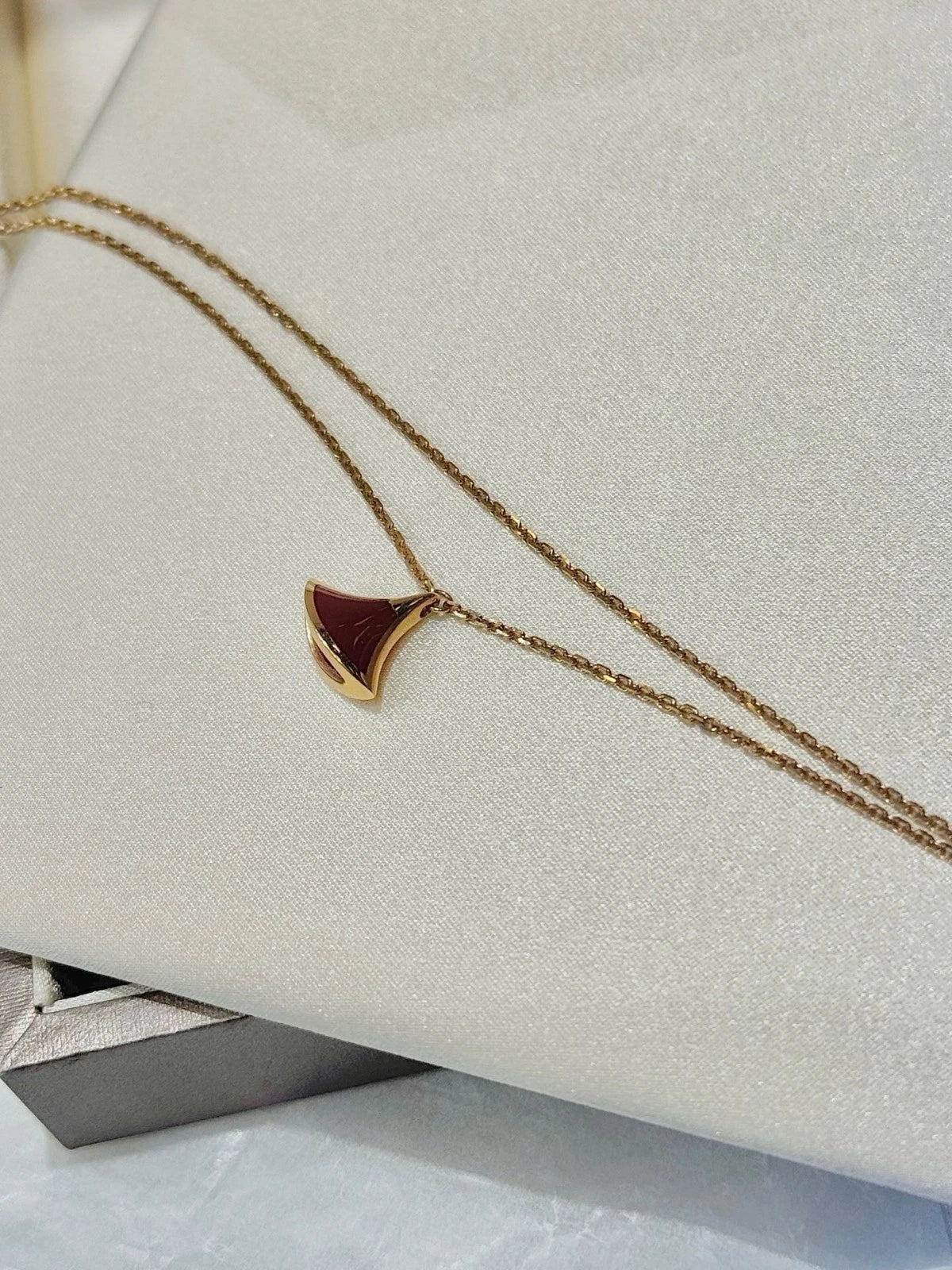 Bvlgari Diva's Dream 18k Rose Gold Bracelet Red Carnelian Fan Charms 5.9–7.5 In