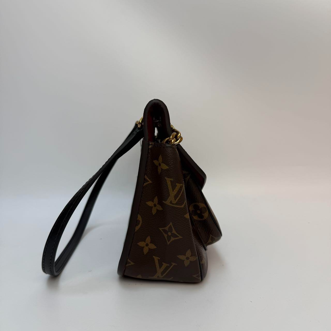 SJ0001 LV passy