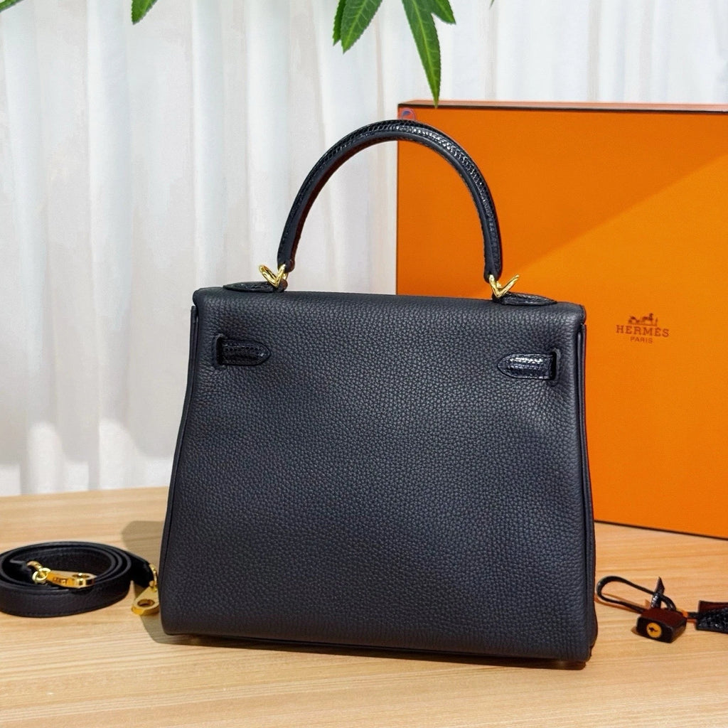 Hermes Kelly25 Black Gold Togo Leather Top Handle Bag Excellent