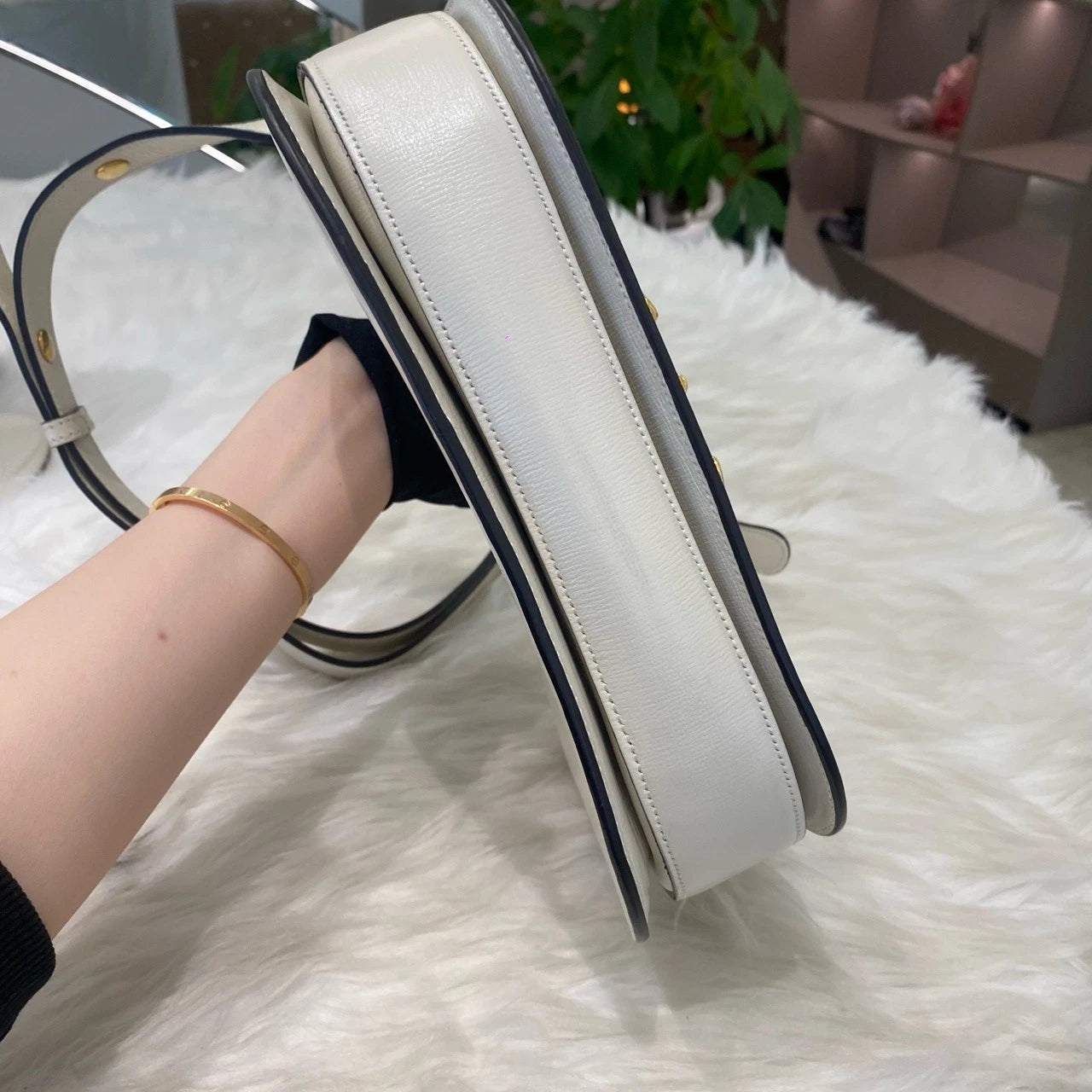 Gucci 1955 Medium Shoulder Bag White Gold Hardware Classic Women's