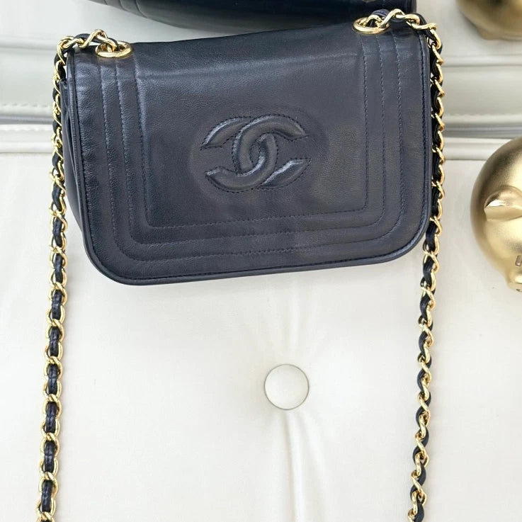 Chanel Vintage Lambskin Chain Shoulder Crossbody Bag Black Gold Women S